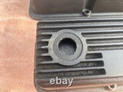 1 pair of Mickey Thompson valve covers for small block Chevy