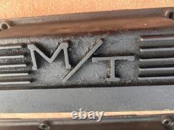 1 pair of Mickey Thompson valve covers for small block Chevy