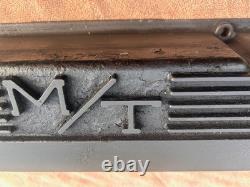 1 pair of Mickey Thompson valve covers for small block Chevy